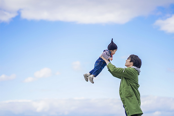 両立や子育てを積極サポート『育児手当』
